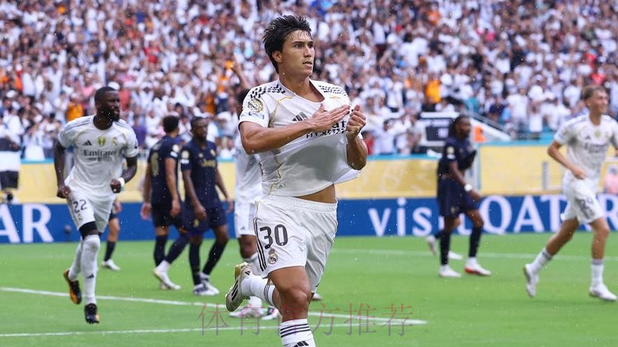 记者：皇马对门将迪格雷戈里奥的表现印象深刻